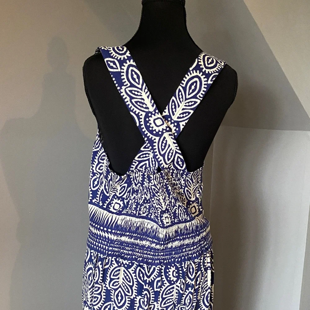 Rose & Olive Blue and White Patterned Pantsuit - Picture 3 of 5